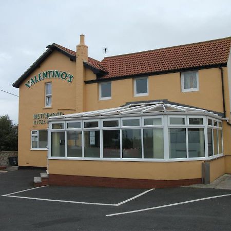 Valentino'S Hotel Filey Kültér fotó